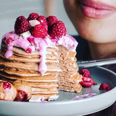 VEGAN 4 INGREDIENT PINK PITAYA PANCAKES